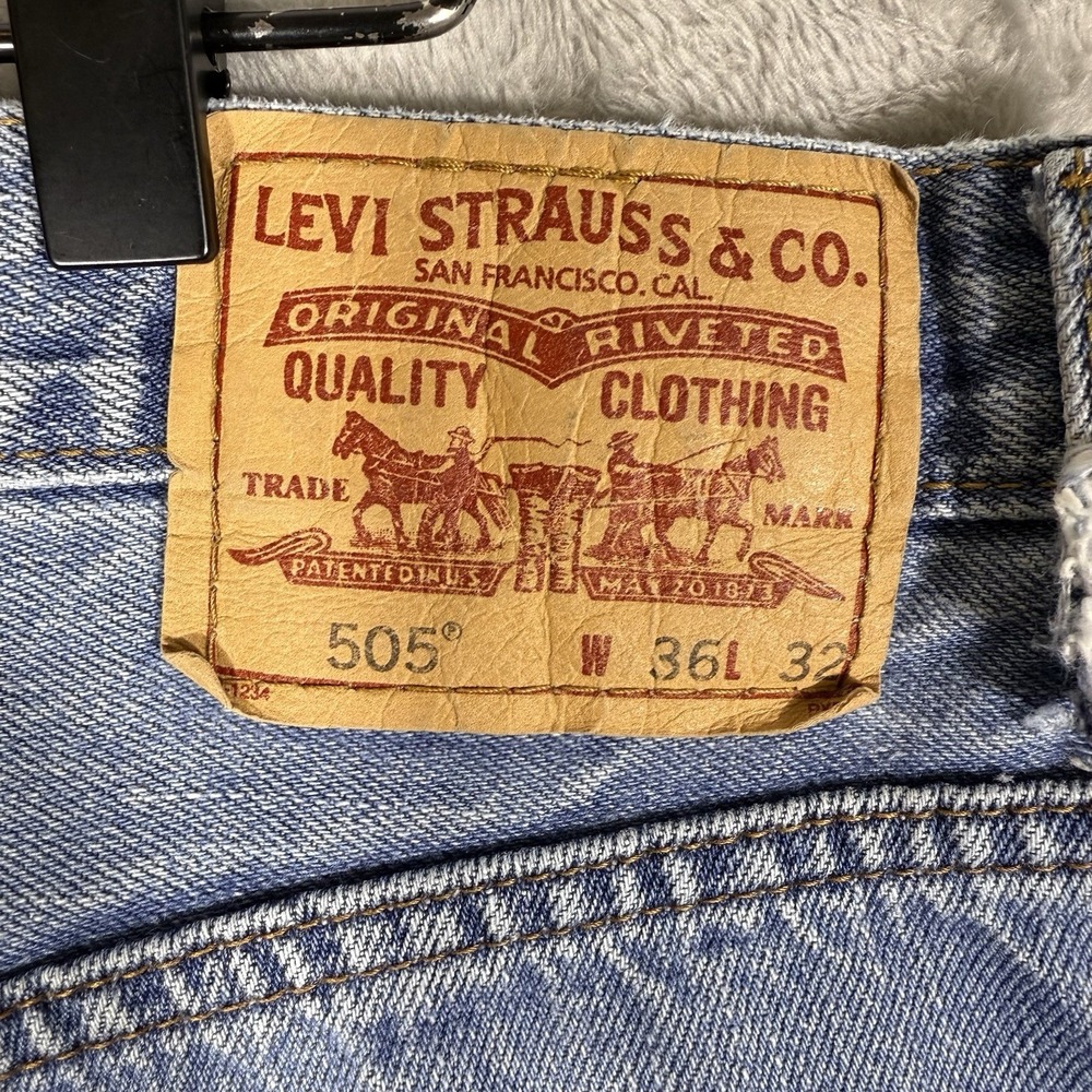 Vintage Levis 505 Jeans Denim Blue Mens 36x32 Fits 35x31 Straight Leg Light Wash - Picture 11 of 16